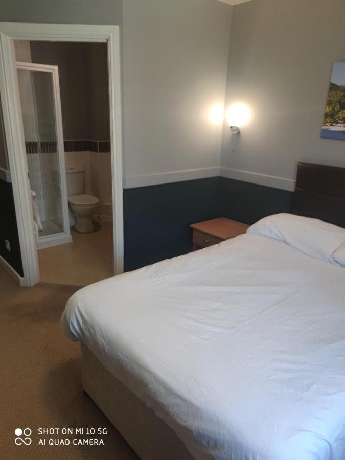 The Rowbarge Hotell Woking Exteriör bild