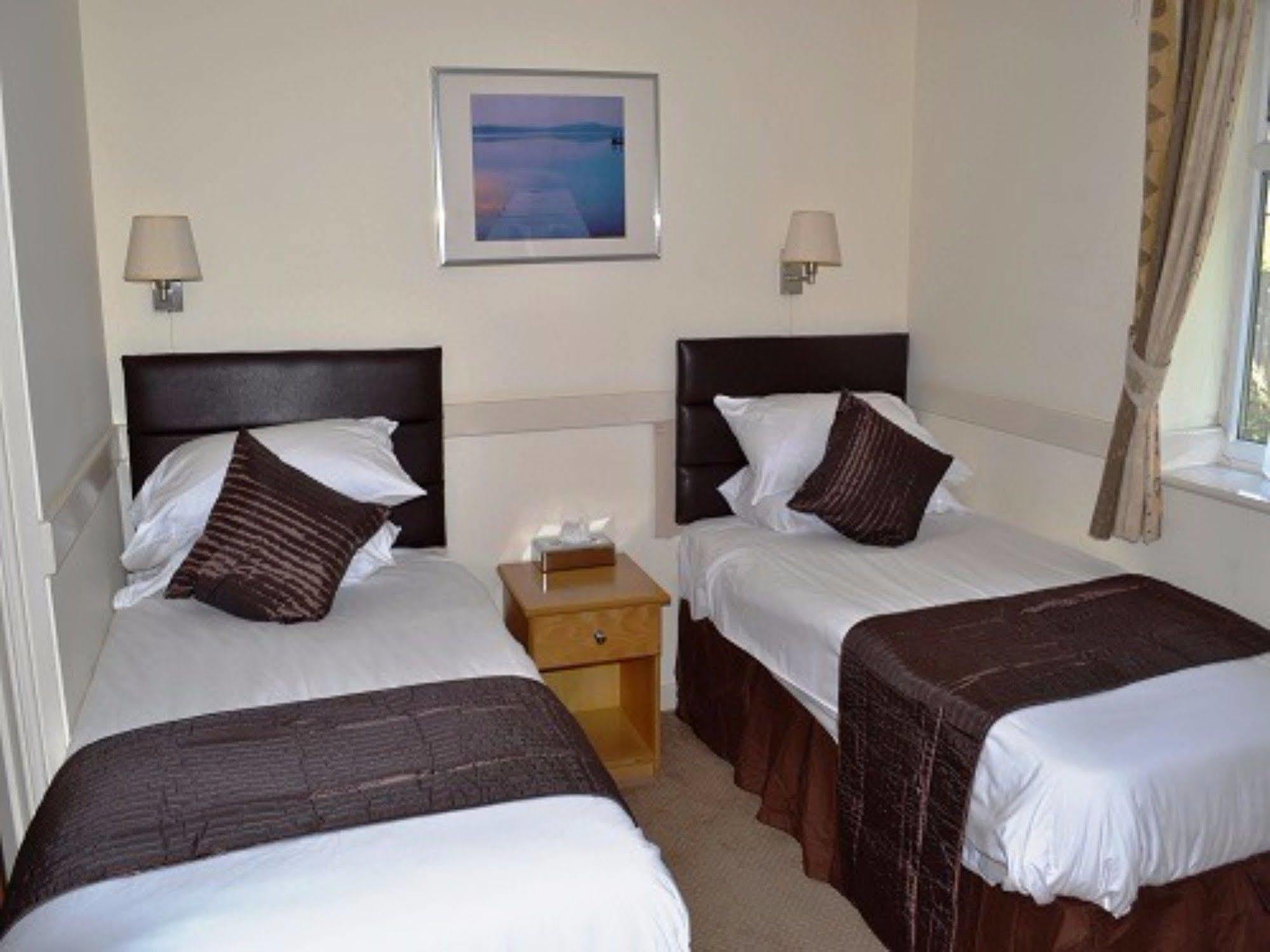 The Rowbarge Hotell Woking Exteriör bild