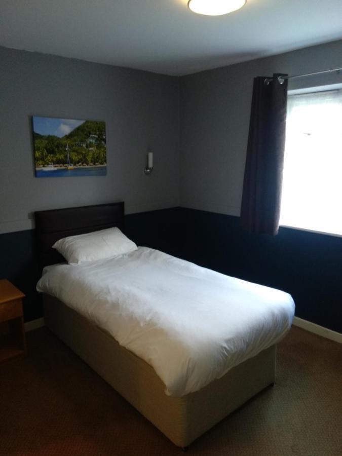 The Rowbarge Hotell Woking Exteriör bild