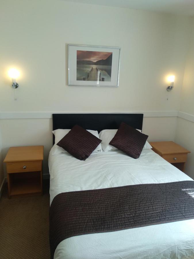 The Rowbarge Hotell Woking Exteriör bild