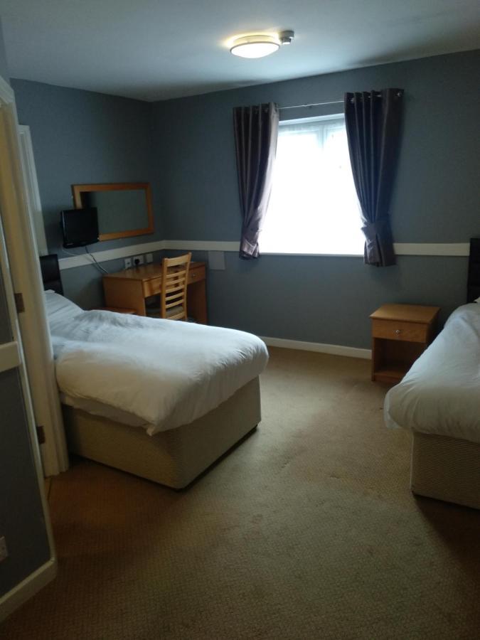 The Rowbarge Hotell Woking Exteriör bild