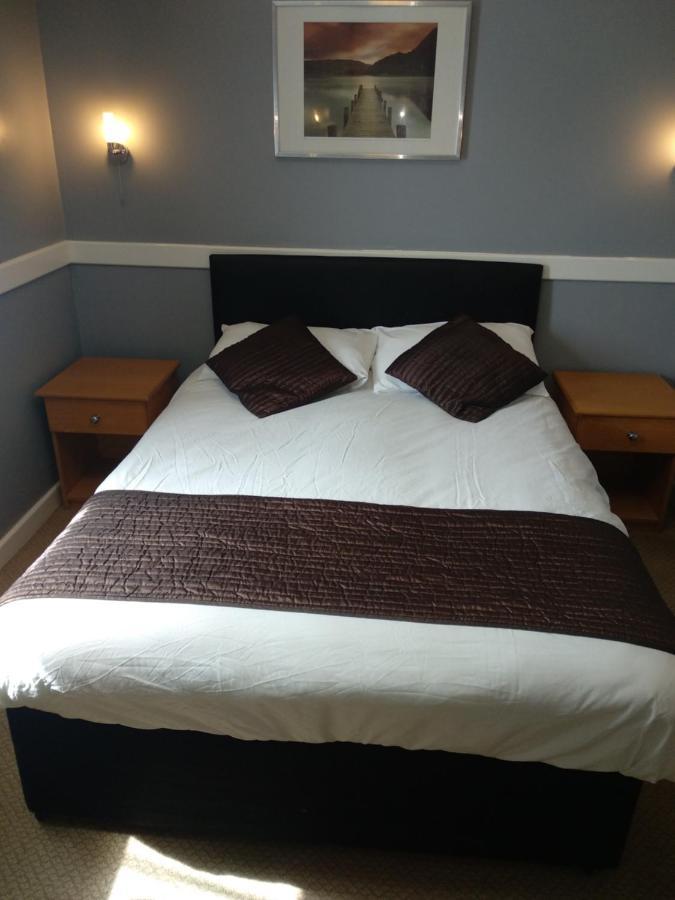 The Rowbarge Hotell Woking Exteriör bild