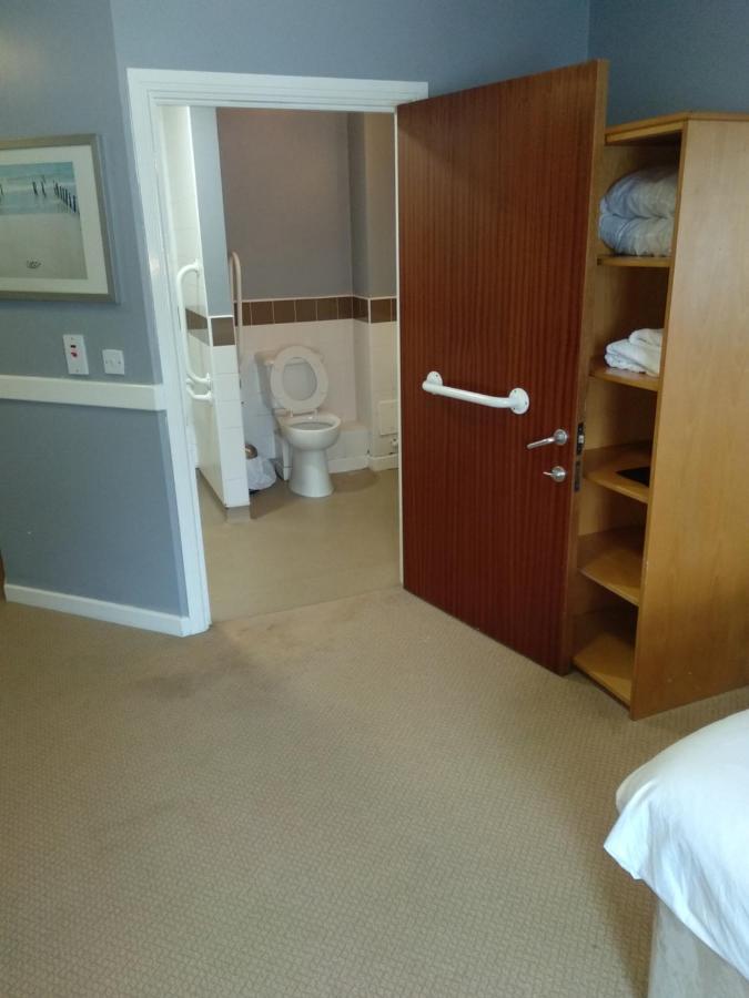 The Rowbarge Hotell Woking Exteriör bild